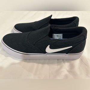 Nike Charge SB slip on skate shoe. Size 8.5 mens. New have never been worn.